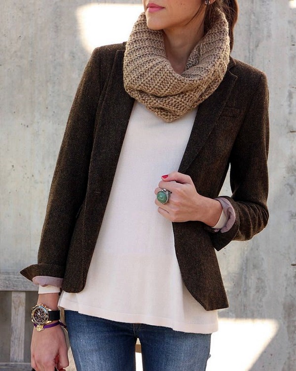 Scarf Outfit Ideas to try this Winter (7)