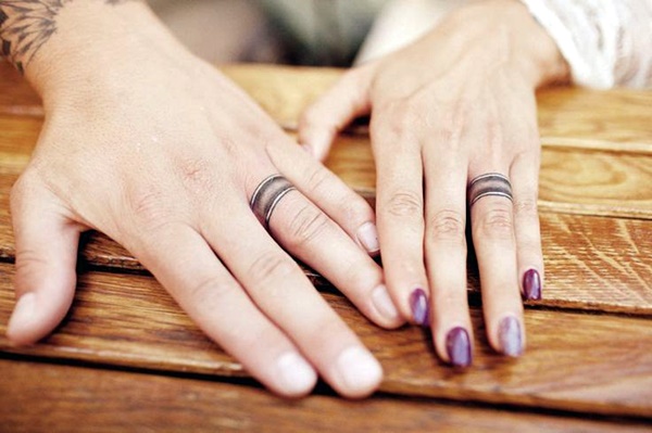 Finger Tattoo Ideas and Designs (1)