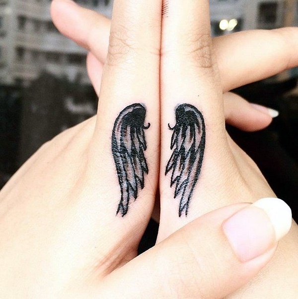 Finger Tattoo Ideas and Designs (16)