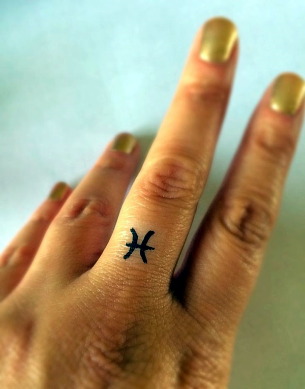 Finger Tattoo Ideas and Designs (2)