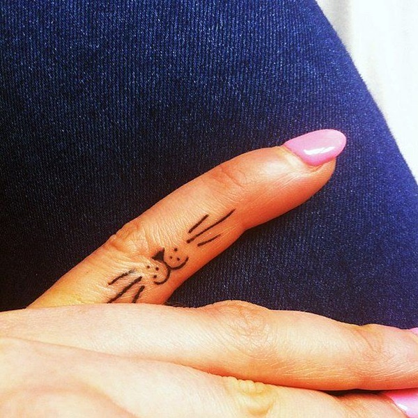 Finger Tattoo Ideas and Designs (3)