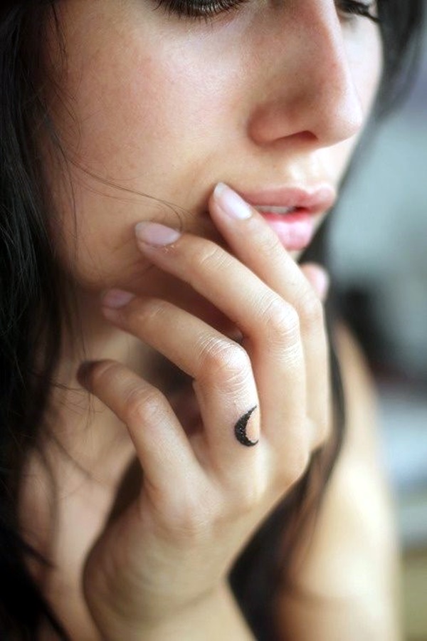 Finger Tattoo Ideas and Designs (3)