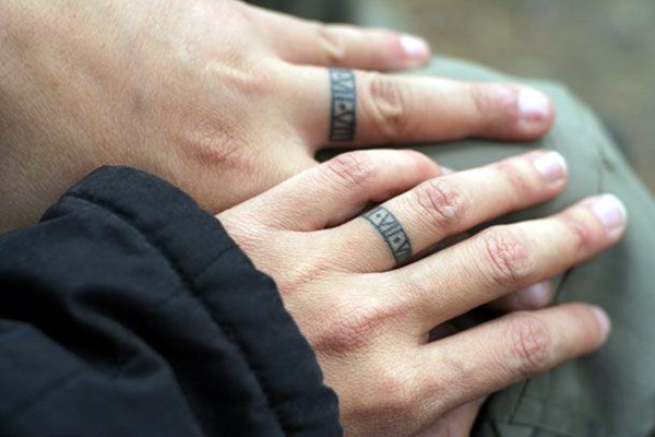 Finger Tattoo Ideas and Designs (4)