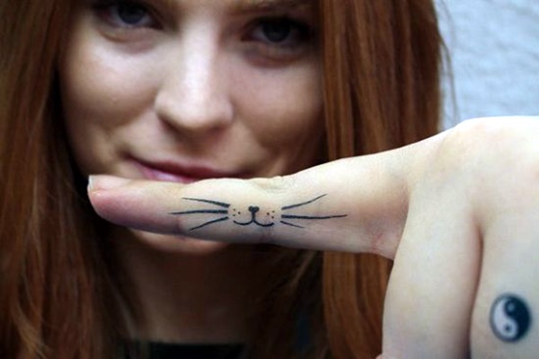 Finger Tattoo Ideas and Designs (4)