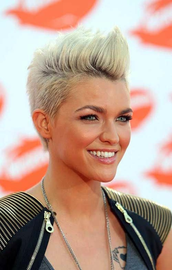 Short Mohawk Short Hair Woman for Oval Face