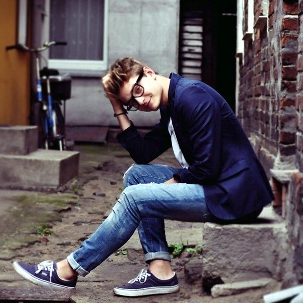 Mens Fashion Outfits To Pair Up With Sneakers (8)