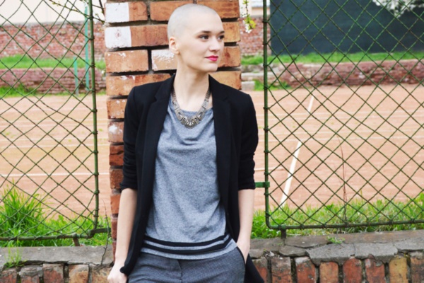 beautiful-bald-women-styles0081