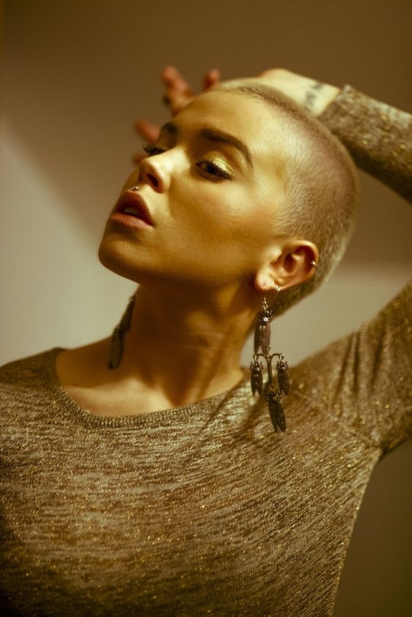 beautiful-bald-women-styles0401