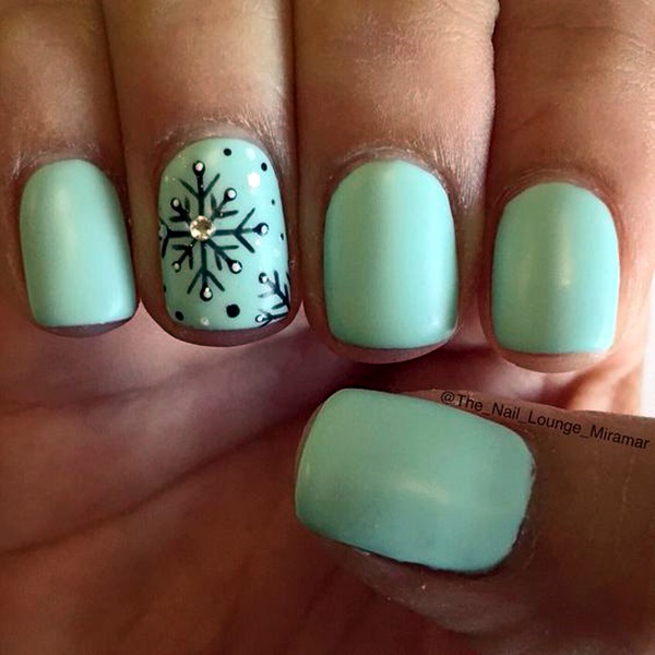 mint-green-nails-with-design-13