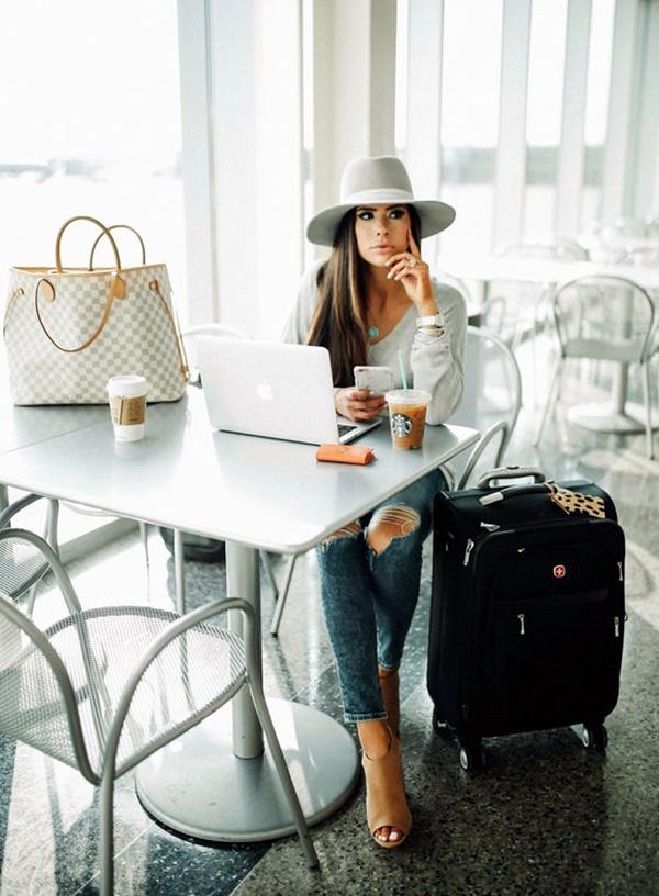 airport-fashion-outfits-to-travel-in-style-1