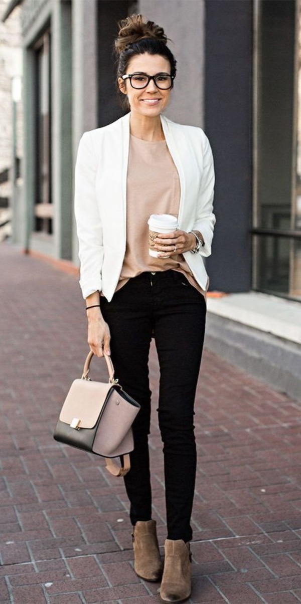 Casual-Work-Outfits-For-Women-In-Their-40s