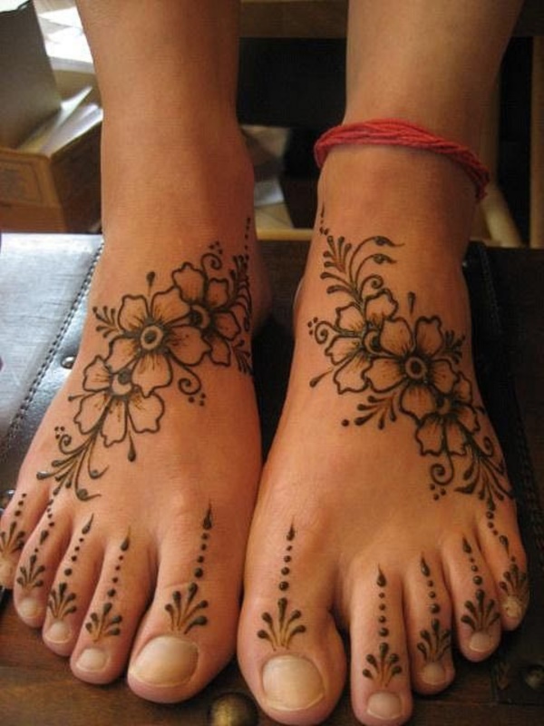 42 Beautiful Henna Tattoo Designs for Women to Try