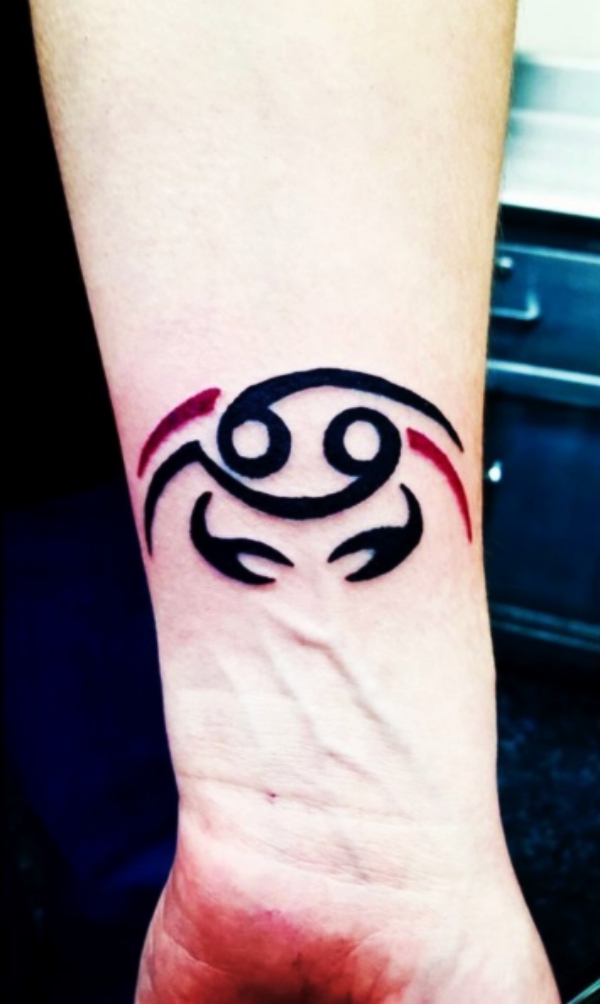 27 Cancer Zodiac Tattoo Designs With Actual Meaning