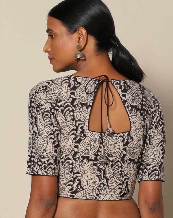 designer-blouse-back-neck-design-catalogue