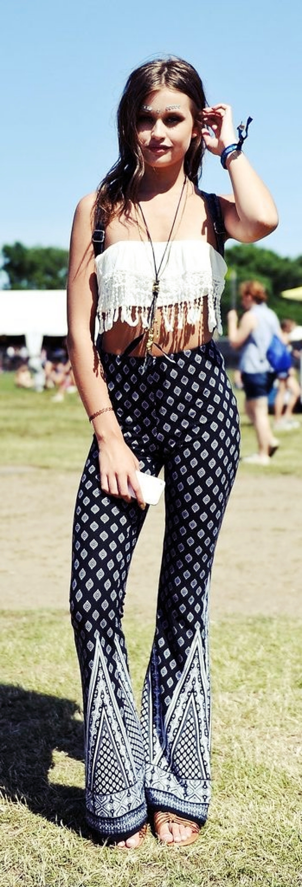 Festive-Coachella-Outfits-Ideas-to-Copy