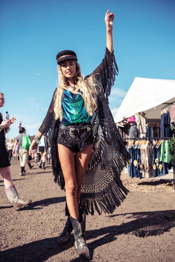 Festive-Coachella-Outfits-Ideas-to-Copy