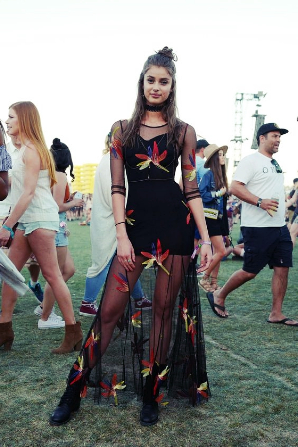 37 Festive Coachella Outfits Ideas to Copy 2019 - Fashion Enzyme