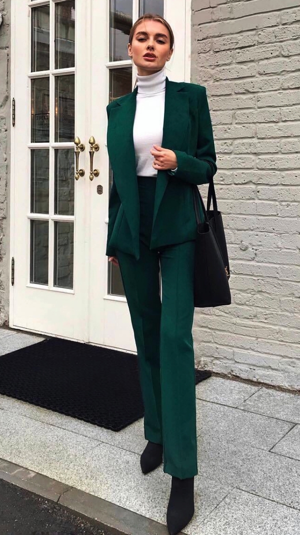 Non-Boring Work Outfits Ideas for Career Women