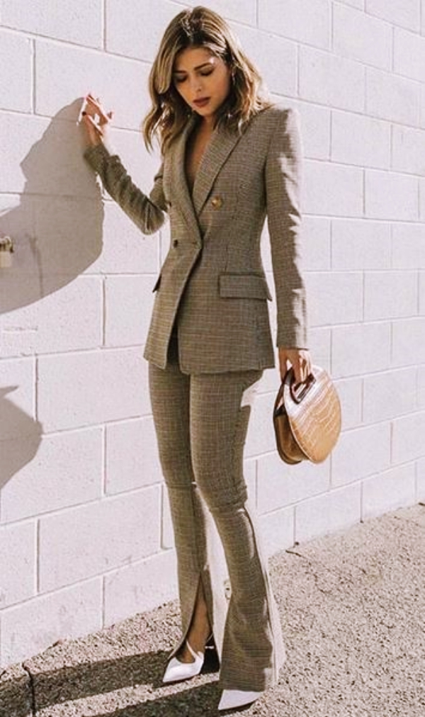Catchy-Formal-Trouser-Attires-for-Working-Women