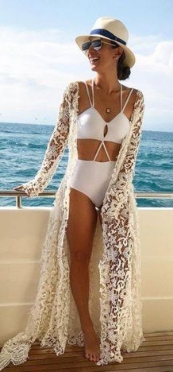 Trending-Summer-Beach-Outfits-that-are-Cool-AF