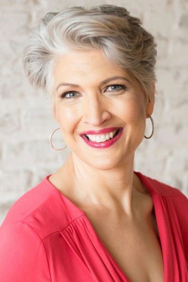 Charming Short Hairstyles for Older Women Over 60