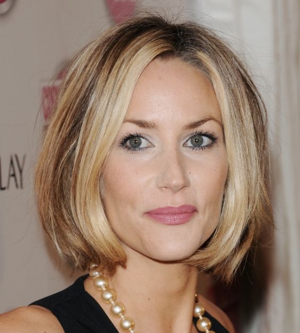 Charming Short Hairstyles for Older Women Over 60