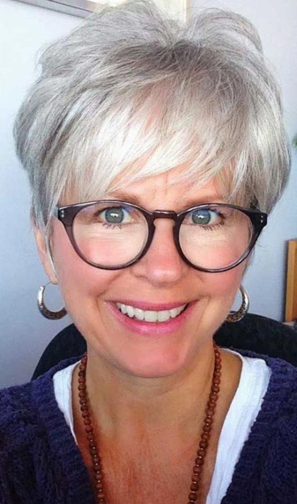 Charming Short Hairstyles for Older Women Over 60