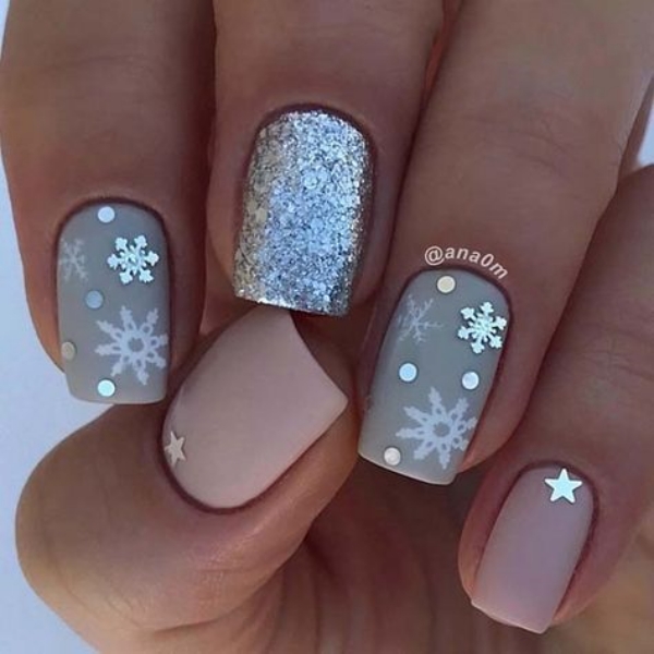 Pretty Winter and Christmas Nails Art Designs