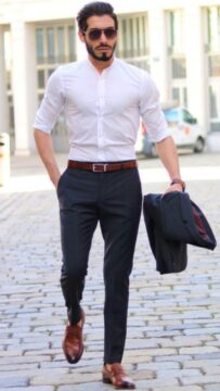 men's outfit with light brown shoes