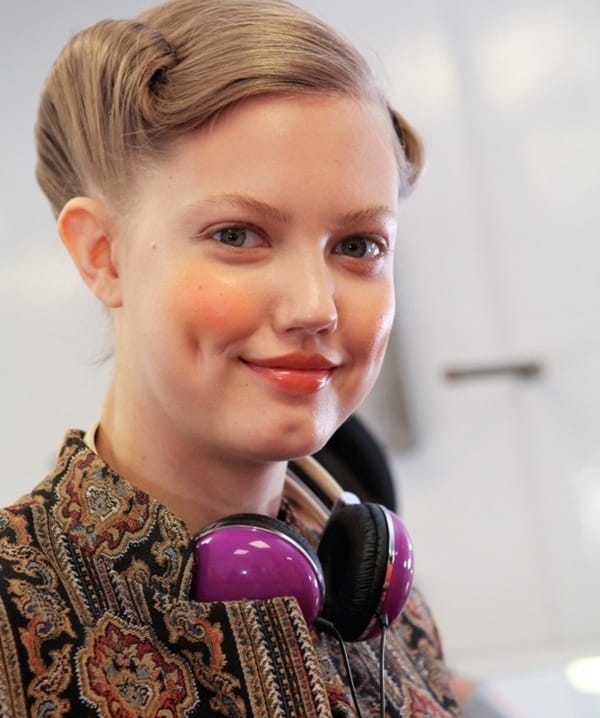 Latest Simple Hairstyles for Girls for School (27)