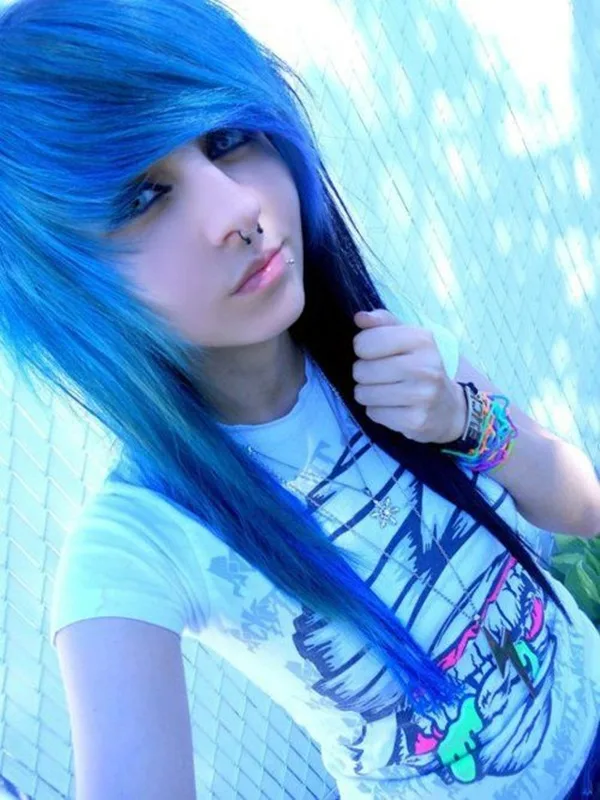Emo Style Outfits And Fashion Ideas (3)