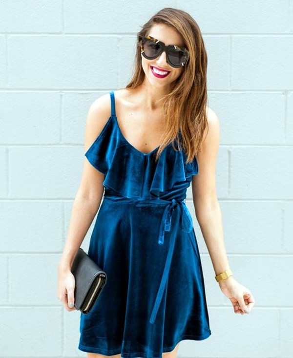 fashionable-velvet-dresses-10