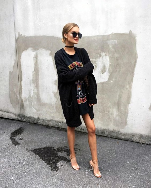 fashionable-velvet-dresses-11