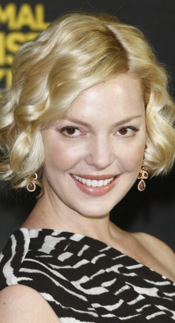 Short-Curly-Hair-styles-and-Haircuts