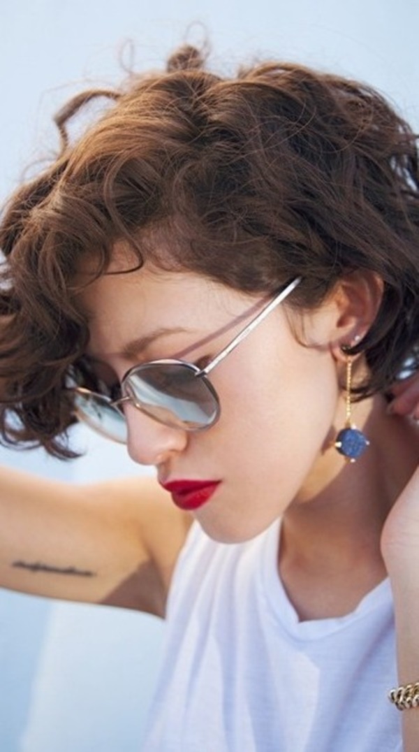 Short-Curly-Hair-styles-and-Haircuts